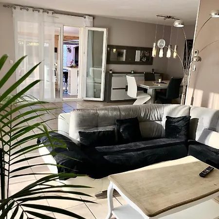 Maison Les Palmiers Bompas